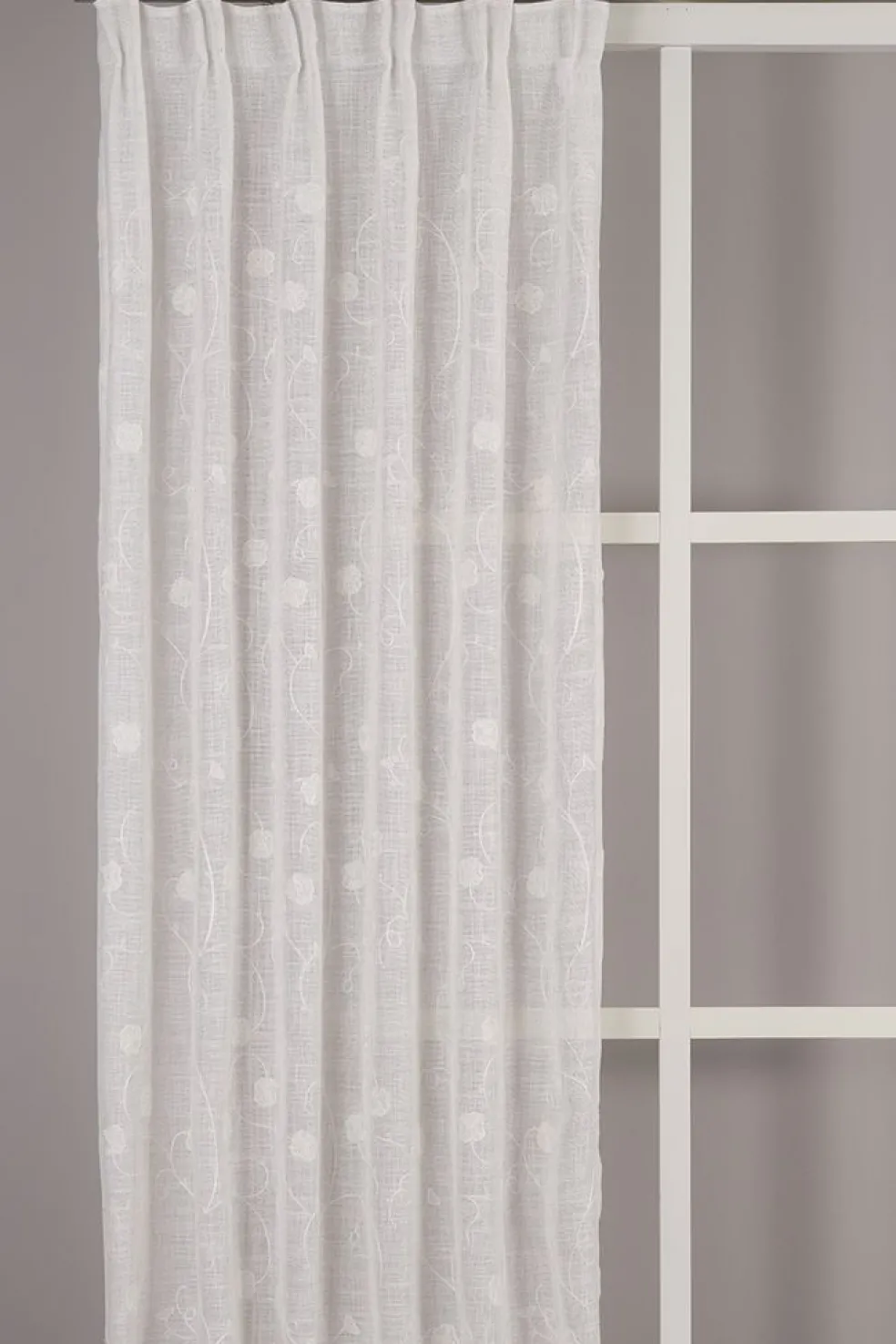 Desire offwhite gardiner – ljus och romantisk fönsterinramning