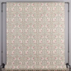 Grace dimmgrön tyg - Klassisk blommig Arts and Crafts design