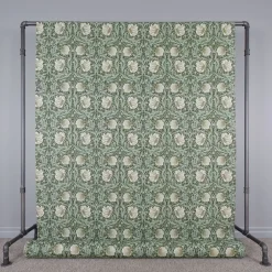 Grace grön tyg - Klassisk blommig Arts and Crafts design