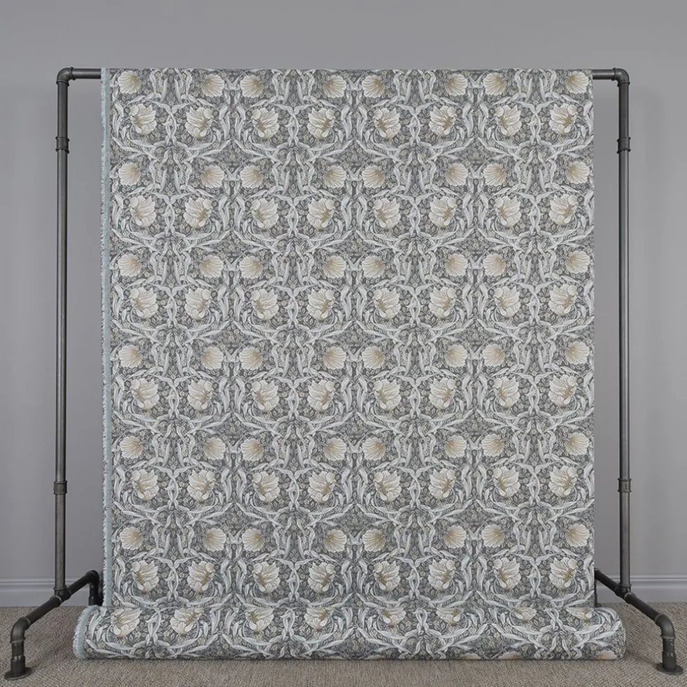 Grace mullvad gobeläng - Klassisk blommig Arts and Crafts design