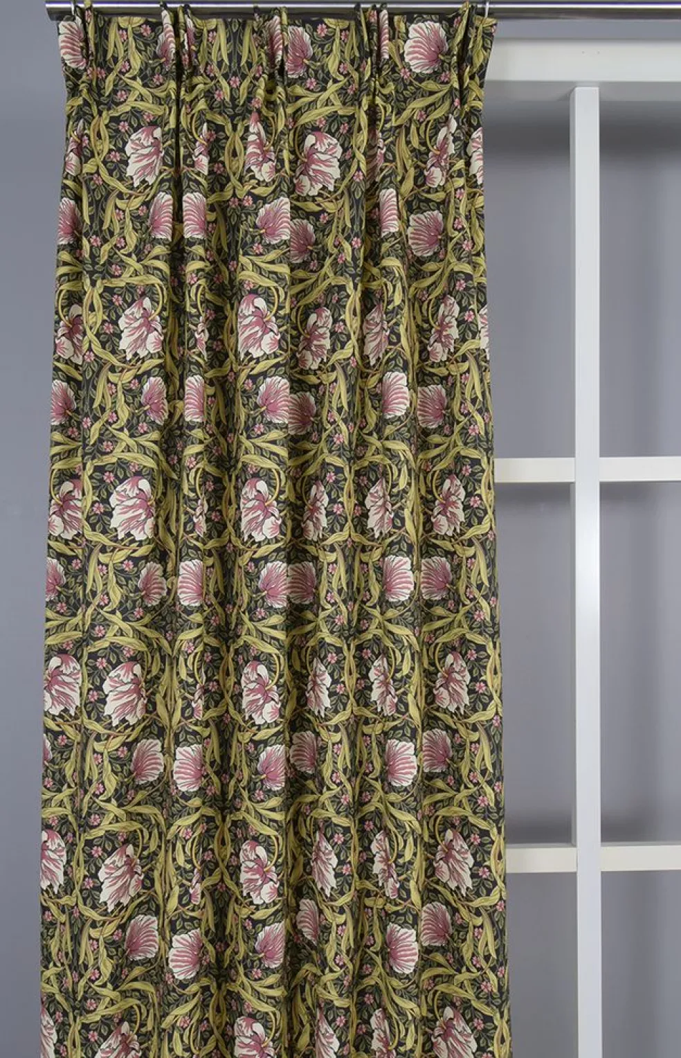 Grace rosa-grön gardiner - Klassisk blommig Arts and Crafts design