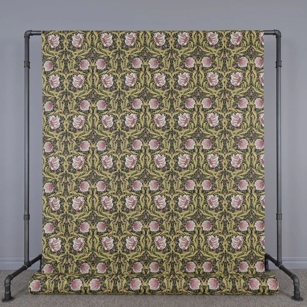 Grace rosa/grön tyg - Klassisk blommig Arts and Crafts design