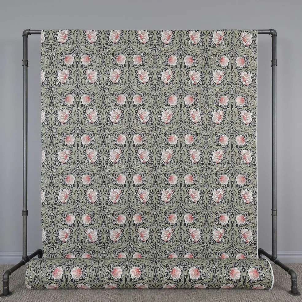 Grace svart tyg - Klassisk blommig Arts and Crafts design
