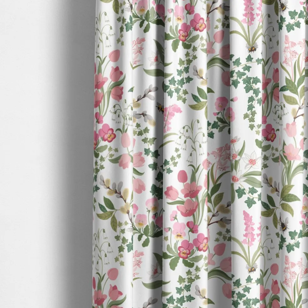 Humlegården rosa-grön tyg med charmigt blomstermotiv