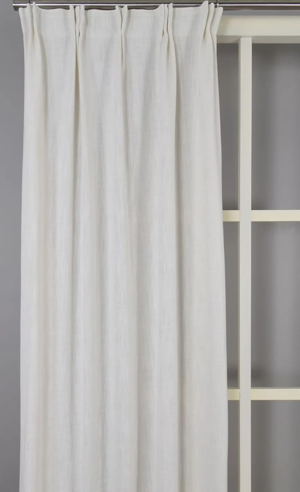 James offwhite gardiner – Modern linne-look med lyxigt fall