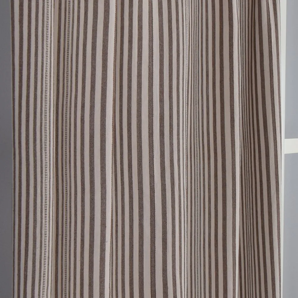 Karin brun randiga gardiner