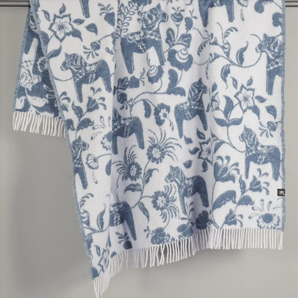 Leksand blå ullpläd 130x170 cm – dalahästar i 100% ull