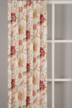 Paths gardiner - ljusa nyanser med blomstermotiv