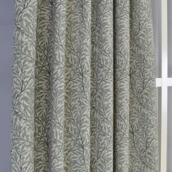 Ramas beige-mint gardiner med kvistar och blad